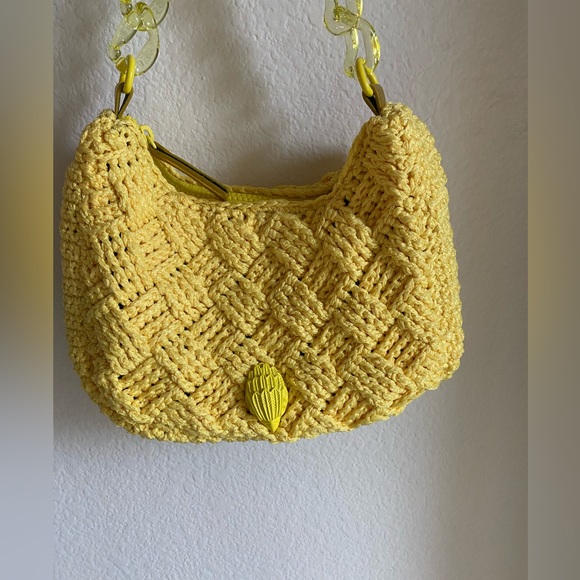 Kurt Geiger Lemon Yellow Metallic Purse with Crossbody Strap and Coin Purse - Picture 5 of 6